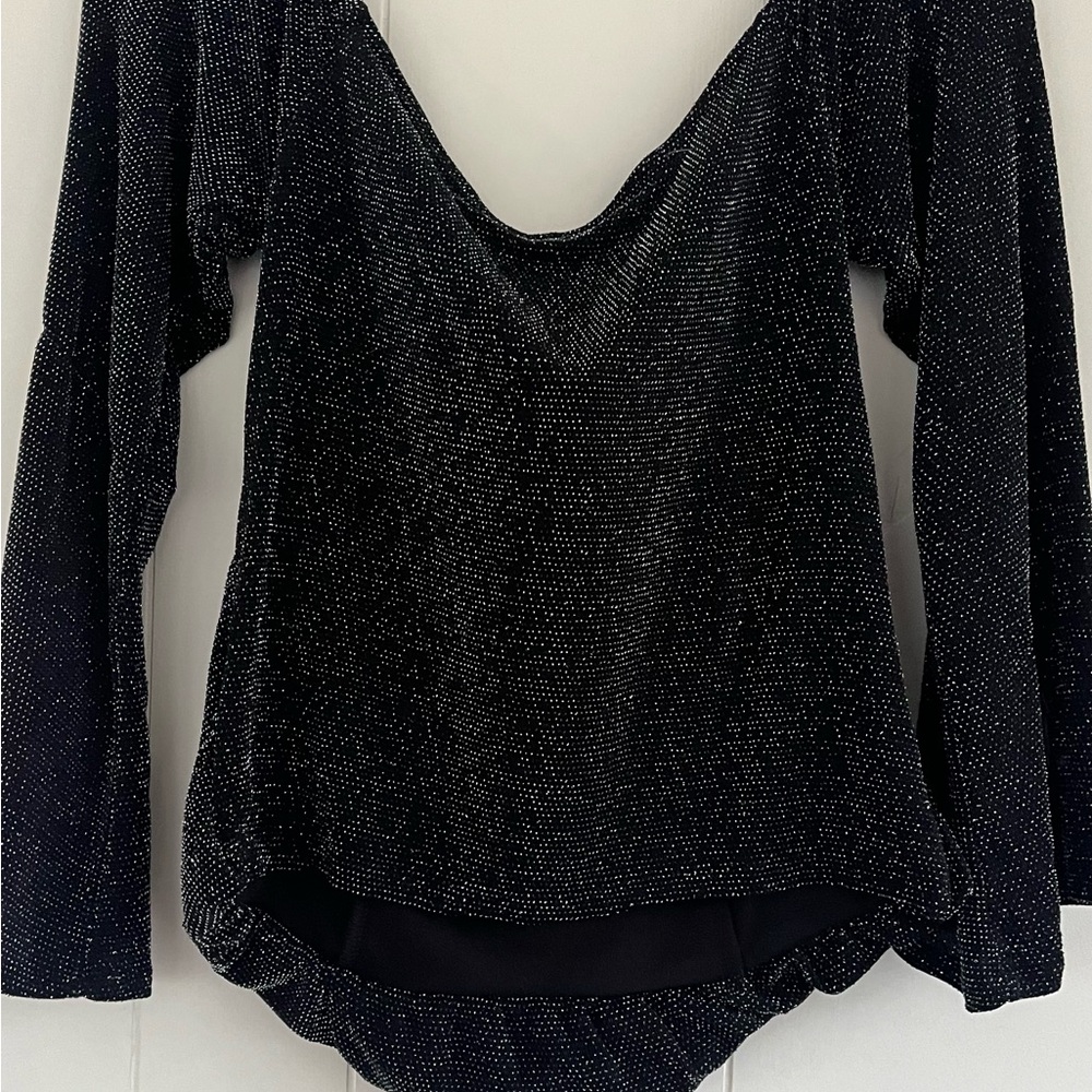 NEW Willow + Root / Sparkly Deep V Blouse Top Shirt Size Medium - Picture 11 of 16